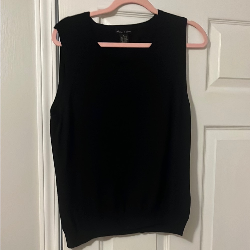 Black Sleeveless sweater (shell)